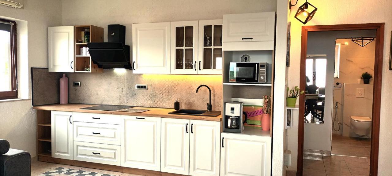 Olivista Croatia Apartments Nijvice Zewnętrze zdjęcie